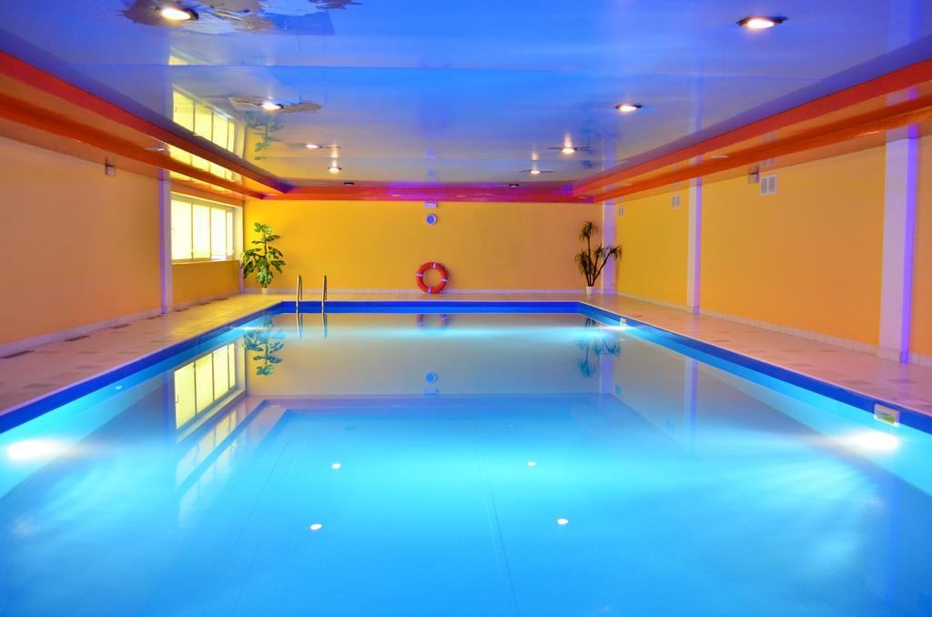 Hotel Mikorzyn Ślesin Exteriér fotografie